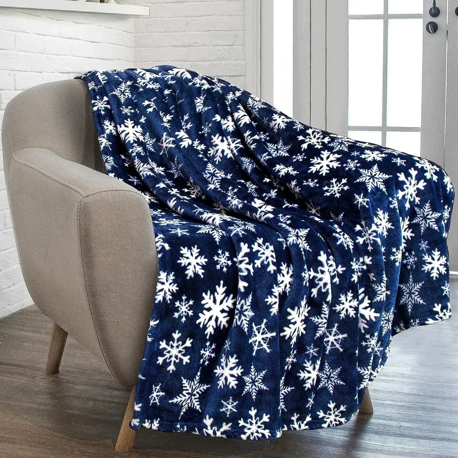 Christmas Throw Blanket,Flannel Snowflake Gingerbread 2026 Xmas Fleece Blanket,Winter Warm Soft Plush Blanket For Couch Sofa Bed